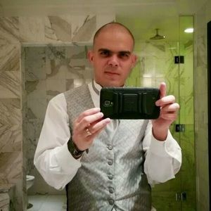 Meet your Posher, Abelardo